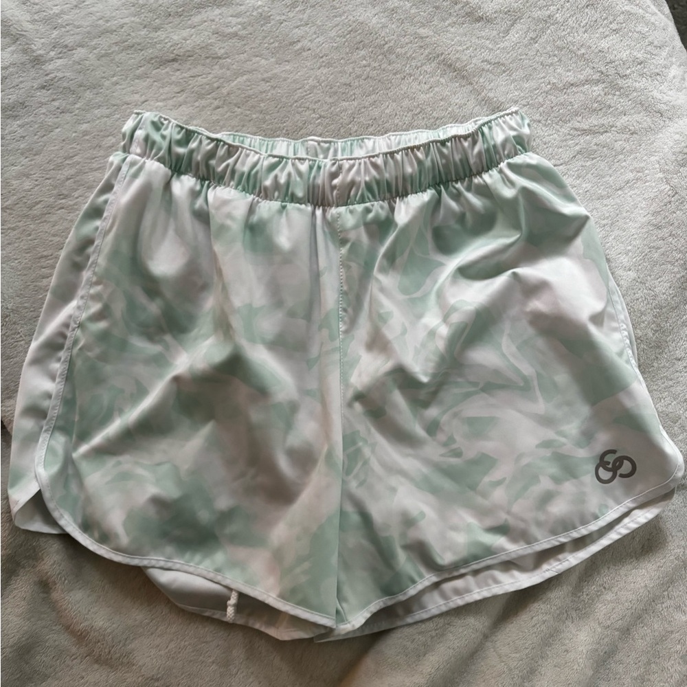 chique sport shorts